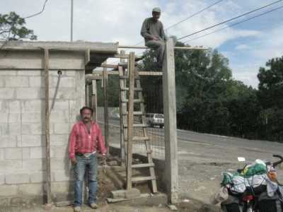 En route  /  Survoje