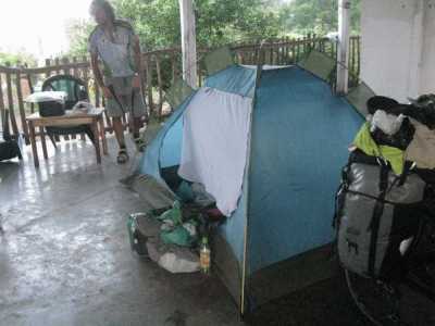 En route  /  Survoje