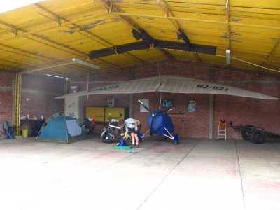 En route  /  Survoje