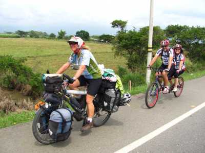 En route  /  Survoje