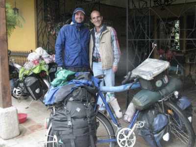 En route  /  Survoje