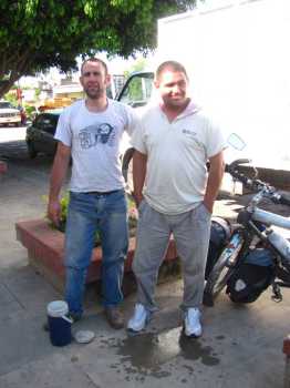 En route  /  Survoje