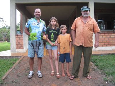 En route  /  Survoje