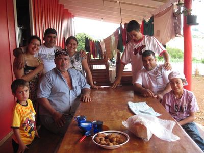 En route  /  Survoje