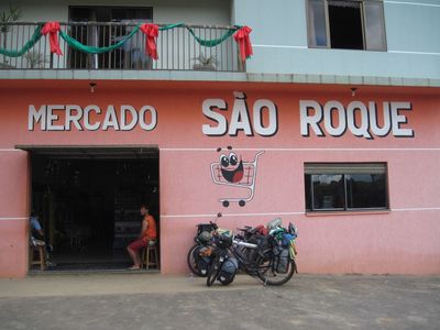 En route  /  Survoje