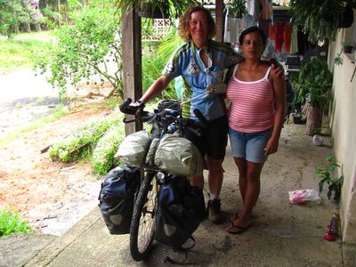 En route  /  Survoje