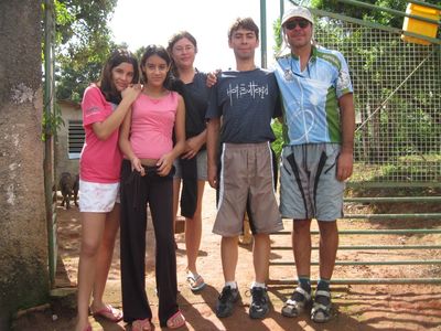 En route  /  Survoje