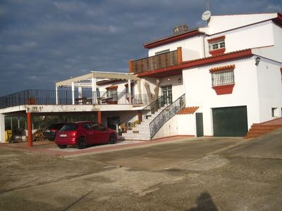 En route  /  Survoje