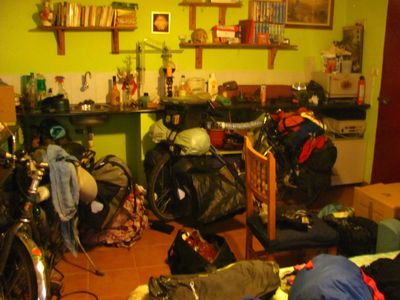 En route  /  Survoje