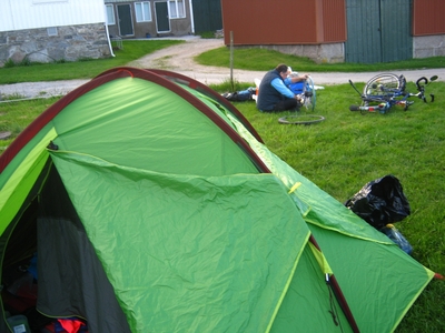 En route  /  Survoje