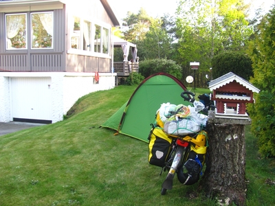 En route  /  Survoje