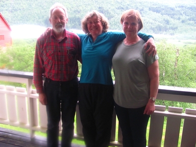 En route  /  Survoje