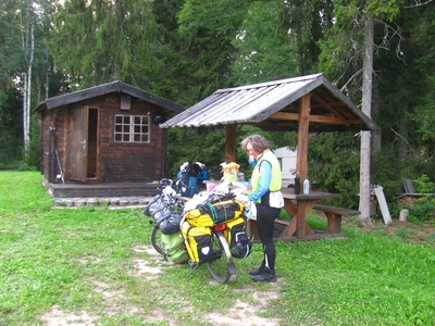 En route  /  Survoje