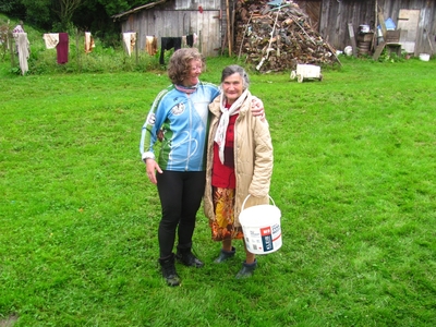 En route  /  Survoje