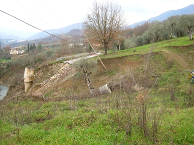 En route  /  Survoje