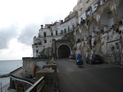 En route  /  Survoje