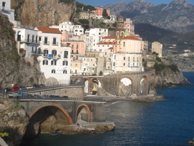 En route  /  Survoje