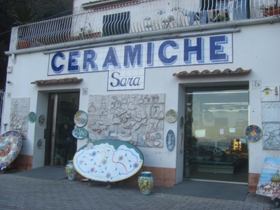 En route  /  Survoje